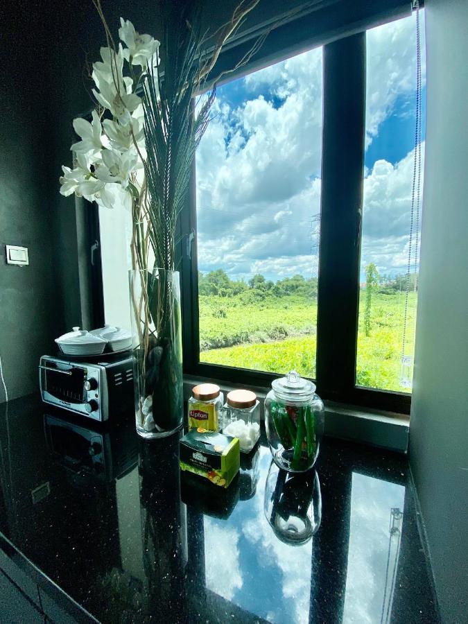 Faizal Madhi Homestay Kuching Exterior photo